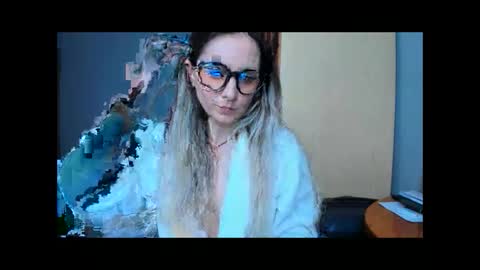 Snapshot of helenkaforyou chatting on April 2, 2026, 2:47 pm Helena online show from April 2, 2026, 2:47 pm