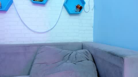 Snapshot of helenn_monroy1 chatting on February 12, 2025, 6:09 pm online show from February 12, 2025, 6:09 pm