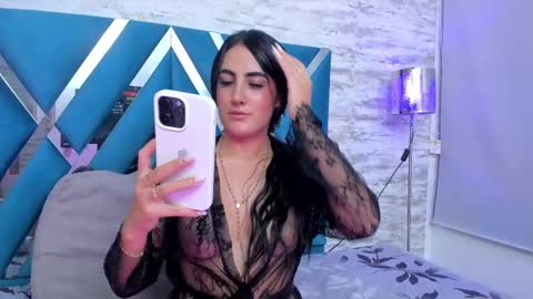 Snapshot of helenn_monroy1 chatting on February 27, 2025, 11:10 am online show from February 27, 2025, 11:10 am