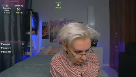 Snapshot of helgahimmele chatting on December 9, 2024, 6:46 pm Helga online show from December 9, 2024, 6:46 pm