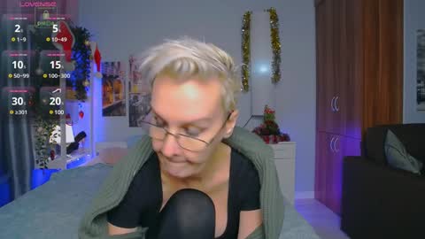 Snapshot of helgahimmele chatting on December 20, 2024, 11:26 pm Helga online show from December 20, 2024, 11:26 pm