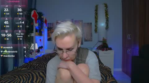 Snapshot of helgahimmele chatting on December 23, 2024, 1:29 am Helga online show from December 23, 2024, 1:29 am