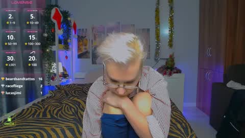 Snapshot of helgahimmele chatting on December 27, 2024, 2:25 am Helga online show from December 27, 2024, 2:25 am