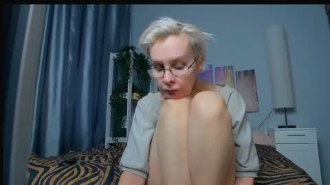 Snapshot of helgahimmele chatting on February 1, 2025, 7:36 am Helga online show from February 1, 2025, 7:36 am