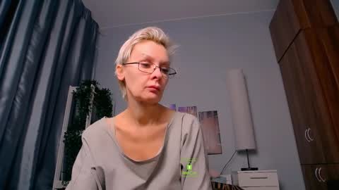 Snapshot of helgahimmele chatting on February 11, 2025, 4:11 am Helga online show from February 11, 2025, 4:11 am