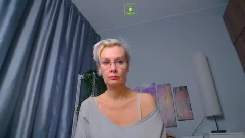 Snapshot of helgahimmele chatting on February 14, 2025, 9:56 am Helga online show from February 14, 2025, 9:56 am