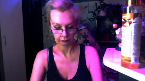 Helga online show from April 11, 2026, 10:58 pm
