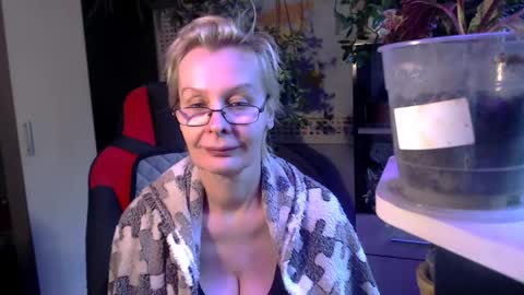 Helga online show from May 19, 2026, 4:41 am