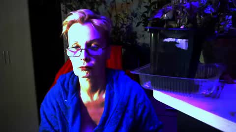 Helga online show from July 4, 2026, 7:53 pm