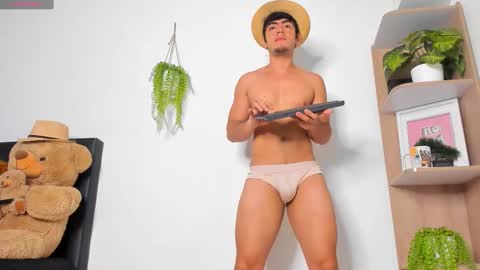 alan y zack online show from November 24, 2025, 12:49 pm