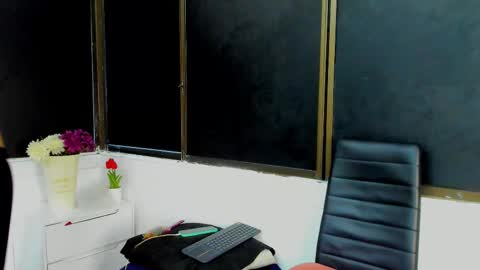 H E L L   AND  D A N T E online show from February 16, 2026, 11:23 pm