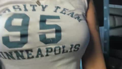 Snapshot of hellen__smith_ chatting on November 11, 2025, 1:00 pm hellen__smith_ online show from November 11, 2025, 1:00 pm