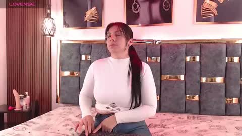 Snapshot of hellen_mark chatting on May 20, 2026, 11:05 am Hellen. online show from May 20, 2026, 11:05 am