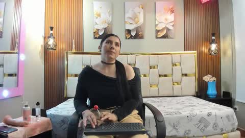 Snapshot of hellen_mark chatting on May 26, 2026, 11:17 am Hellen. online show from May 26, 2026, 11:17 am