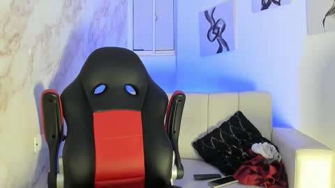 hellen_rice online show from November 19, 2025, 4:45 am