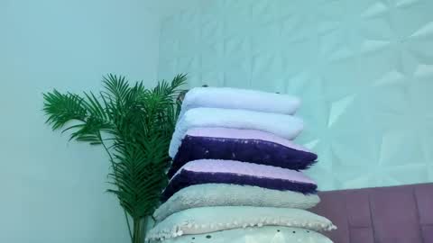 Snapshot of hellen_sky_ chatting on November 12, 2025, 7:24 pm hellen online show from November 12, 2025, 7:24 pm