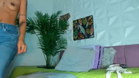 Snapshot of hellen_sky_ chatting on November 24, 2025, 7:46 pm hellen online show from November 24, 2025, 7:46 pm