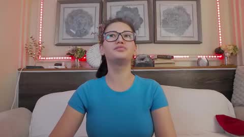 Snapshot of hellendesire chatting on March 10, 2025, 3:56 am online show from March 10, 2025, 3:56 am