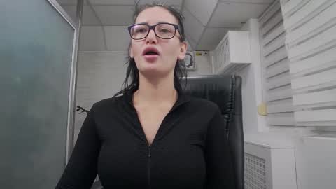 Snapshot of hellendesire chatting on October 14, 2025, 3:07 am online show from October 14, 2025, 3:07 am