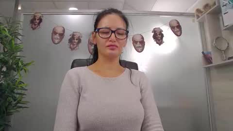 Snapshot of hellendesire chatting on October 27, 2025, 3:54 am online show from October 27, 2025, 3:54 am