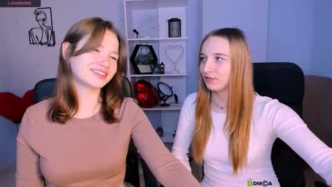 Helli online show from November 19, 2025, 8:09 pm