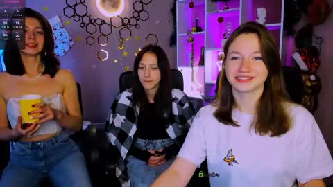 Snapshot of helli_belli chatting on January 6, 2026, 8:34 pm Helli online show from January 6, 2026, 8:34 pm