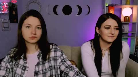 Snapshot of helli_belli chatting on January 14, 2026, 8:25 pm Helli online show from January 14, 2026, 8:25 pm