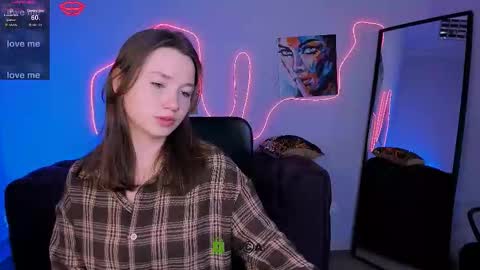 Snapshot of helli_belli chatting on January 18, 2026, 8:34 pm Helli online show from January 18, 2026, 8:34 pm