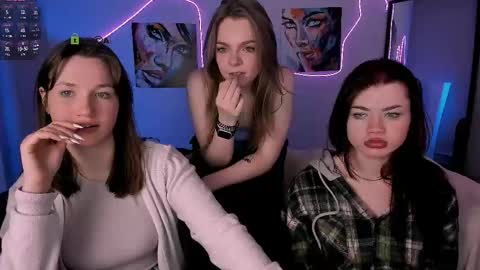 Snapshot of helli_belli chatting on February 3, 2026, 2:53 am Helli online show from February 3, 2026, 2:53 am