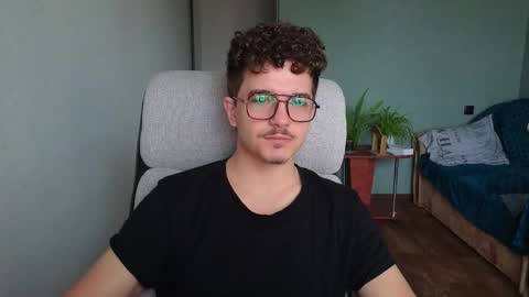 Snapshot of hellish_sugar chatting on October 27, 2025, 7:12 am Remy online show from October 27, 2025, 7:12 am