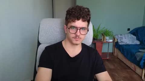 Snapshot of hellish_sugar chatting on October 28, 2025, 7:12 am Remy online show from October 28, 2025, 7:12 am