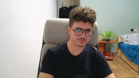 Snapshot of hellish_sugar chatting on November 13, 2025, 2:49 pm Remy online show from November 13, 2025, 2:49 pm