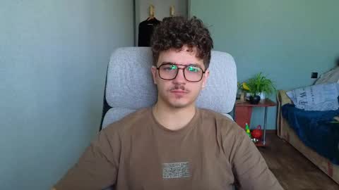 Snapshot of hellish_sugar chatting on November 15, 2025, 8:11 am Remy online show from November 15, 2025, 8:11 am