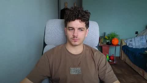 Snapshot of hellish_sugar chatting on November 17, 2025, 9:26 am Remy online show from November 17, 2025, 9:26 am