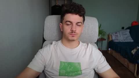 Snapshot of hellish_sugar chatting on December 1, 2025, 9:58 am Remy online show from December 1, 2025, 9:58 am