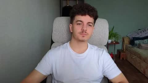 Snapshot of hellish_sugar chatting on December 2, 2025, 10:09 am Remy online show from December 2, 2025, 10:09 am