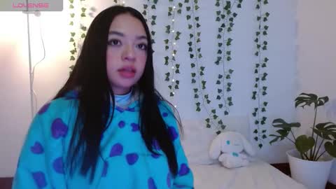 hellokitty_valery1 online show from March 2, 2026, 11:33 pm