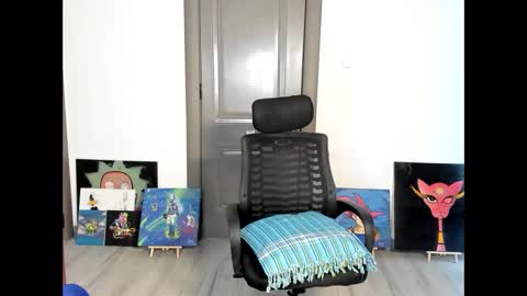 Snapshot of hellotitty_ chatting on April 12, 2026, 5:34 am Sandy online show from April 12, 2026, 5:34 am