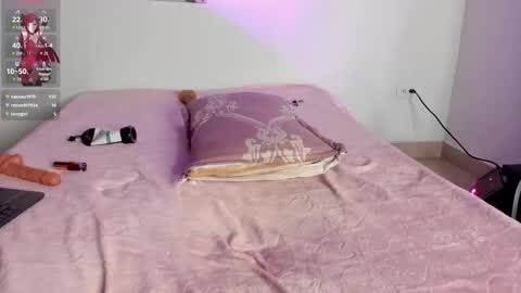 Snapshot of hellzel_moon chatting on February 3, 2026, 6:22 am Hellzel online show from February 3, 2026, 6:22 am