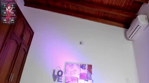 Snapshot of hellzel_moon chatting on February 6, 2026, 3:22 am Hellzel online show from February 6, 2026, 3:22 am