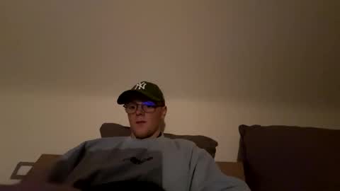 Snapshot of henrietje chatting on January 7, 2026, 8:55 pm henrietje online show from January 7, 2026, 8:55 pm