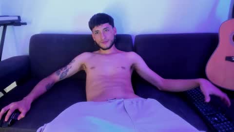 henrik_senn online show from December 2, 2025, 11:37 am