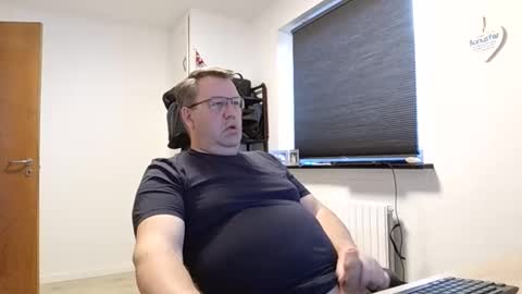 Snapshot of henrikrp1971 chatting on February 23, 2025, 2:46 pm henrikrp1971 online show from February 23, 2025, 2:46 pm