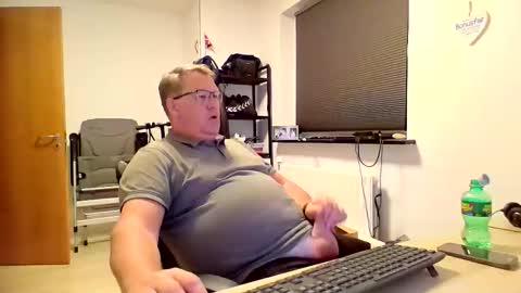 Snapshot of henrikrp1971 chatting on November 5, 2025, 9:26 pm henrikrp1971 online show from November 5, 2025, 9:26 pm