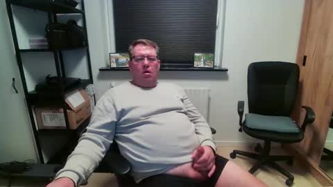 Snapshot of henrikrp1971 chatting on February 18, 2026, 10:06 pm henrikrp1971 online show from February 18, 2026, 10:06 pm