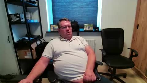 henrikrp1971 online show from April 19, 2026, 3:33 pm