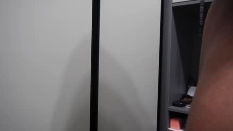 Snapshot of henrimusclee chatting on September 10, 2025, 5:29 am Henri online show from September 10, 2025, 5:29 am