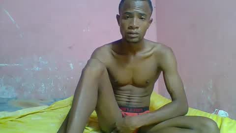 Snapshot of henriotflavien20 chatting on December 6, 2024, 2:57 am Adrian Honey online show from December 6, 2024, 2:57 am