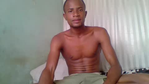 Snapshot of henriotflavien20 chatting on December 7, 2024, 5:26 am Adrian Honey online show from December 7, 2024, 5:26 am