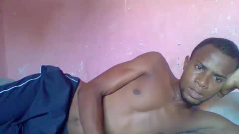 Snapshot of henriotflavien20 chatting on December 19, 2024, 9:07 am Adrian Honey online show from December 19, 2024, 9:07 am